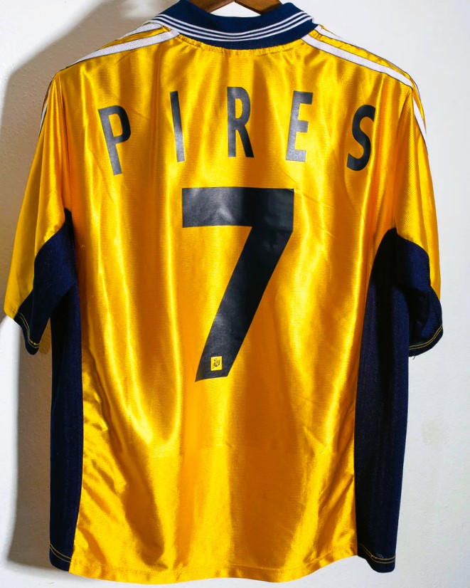 PIRES ROBERT 1998-99 (Ol M) 