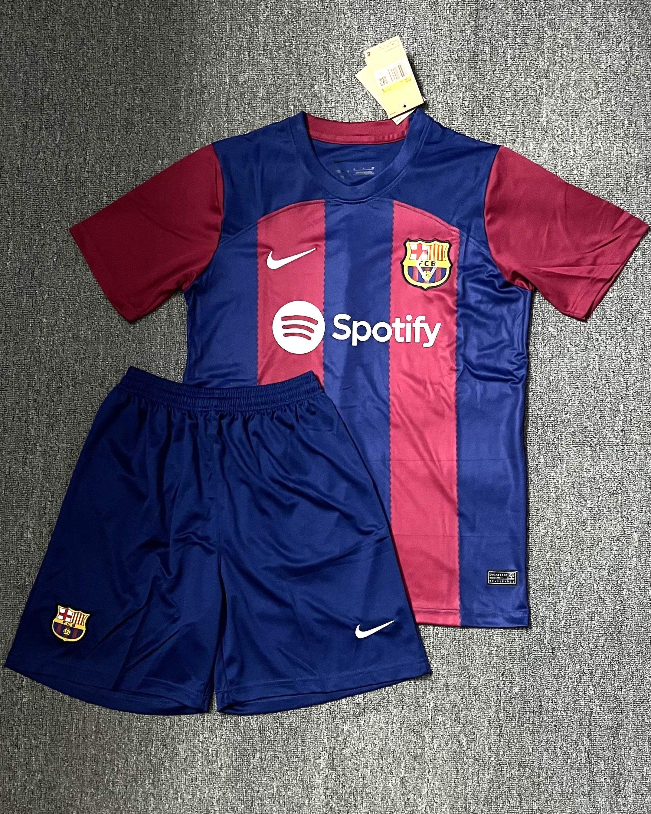 BARCELONA Adult Kit