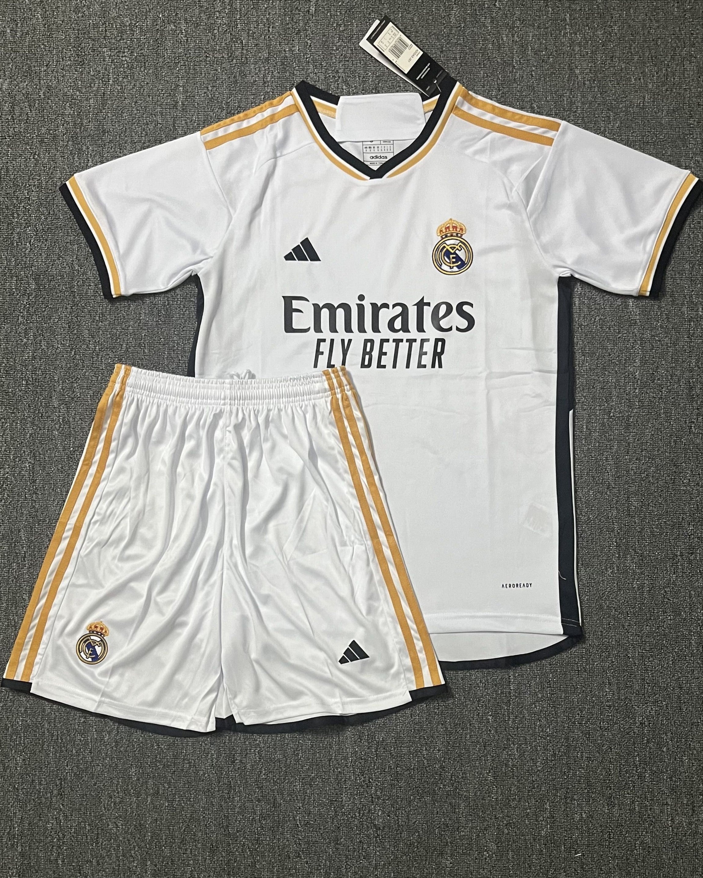 Kit per adulti REAL MADRID