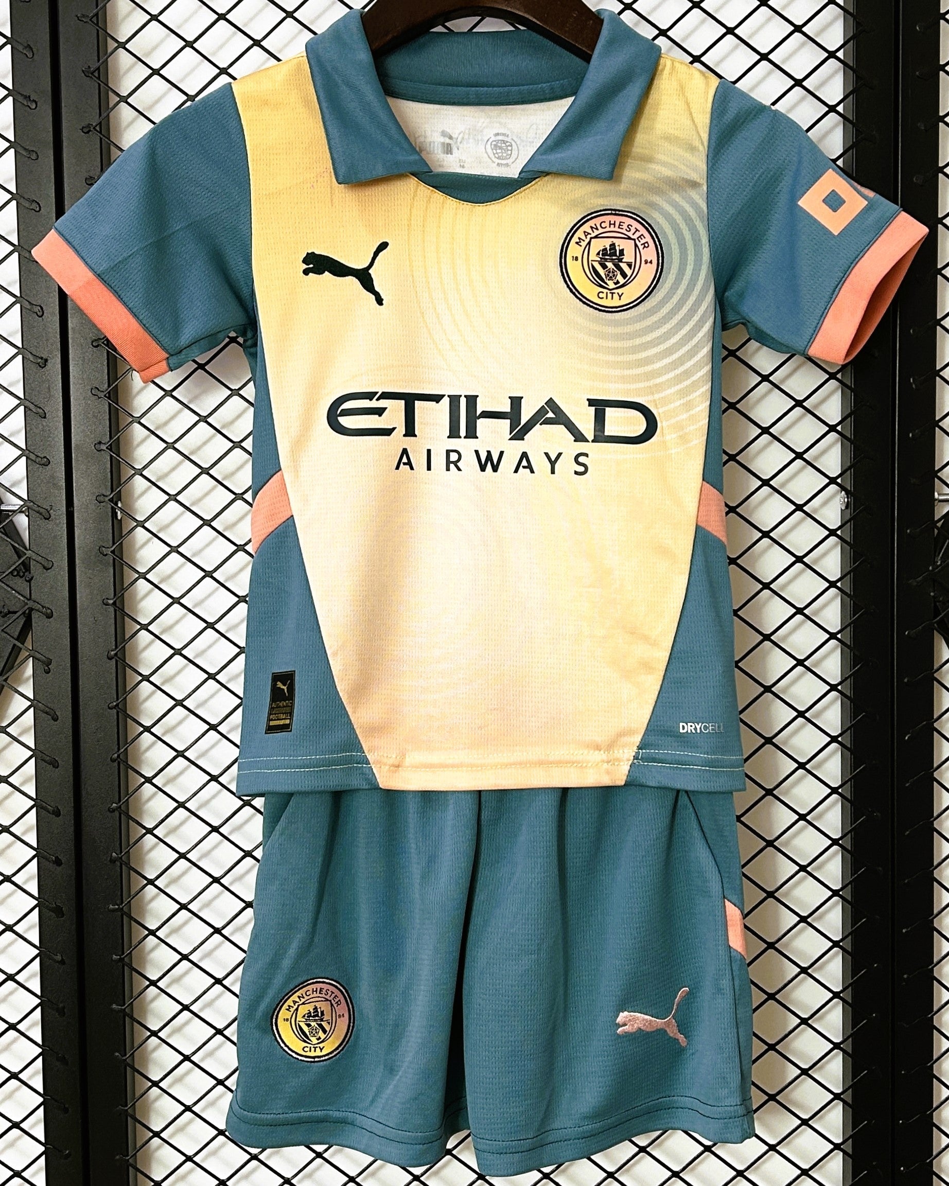 MANCHESTER CITY kid kit