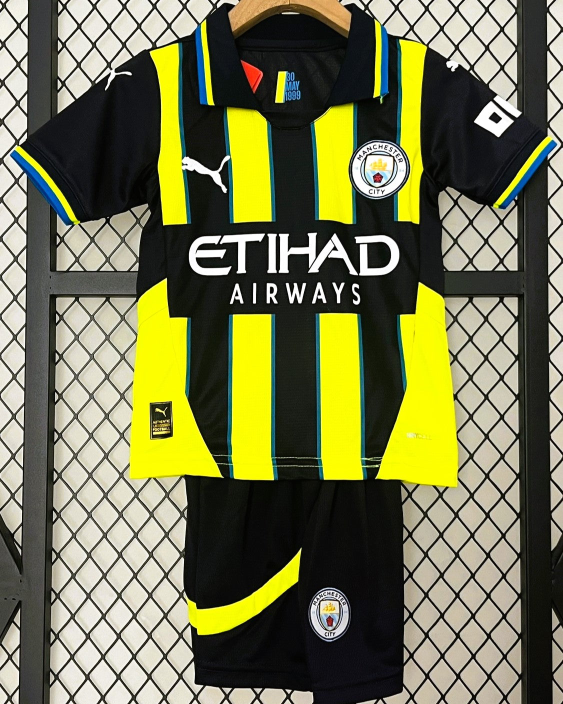 MANCHESTER CITY kid kit