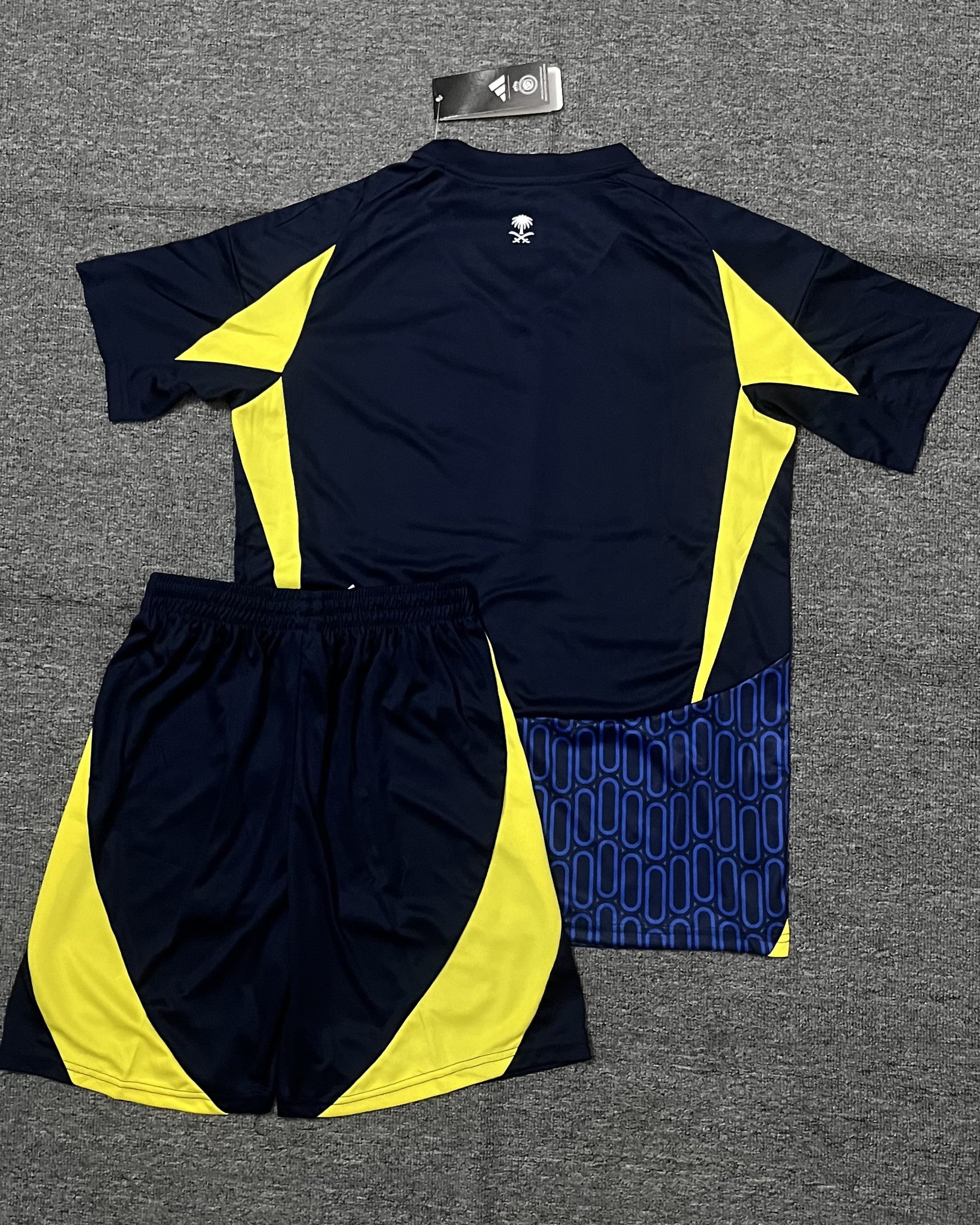 AL NASSR Kit für Erwachsene