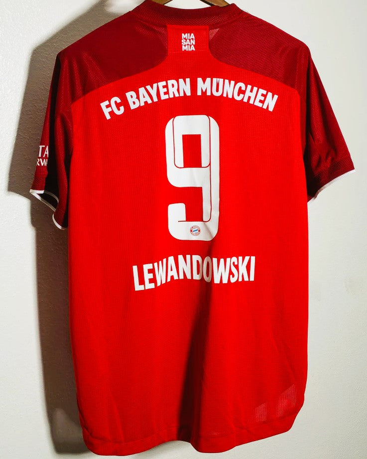 LEWANDOWSKI ROBERT 2021-22 (Baie M) 