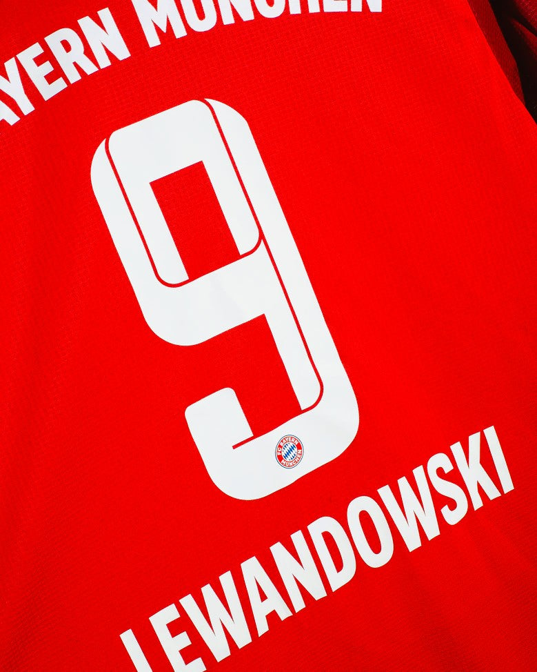 LEWANDOWSKI ROBERT 2021-22 (Bay M)