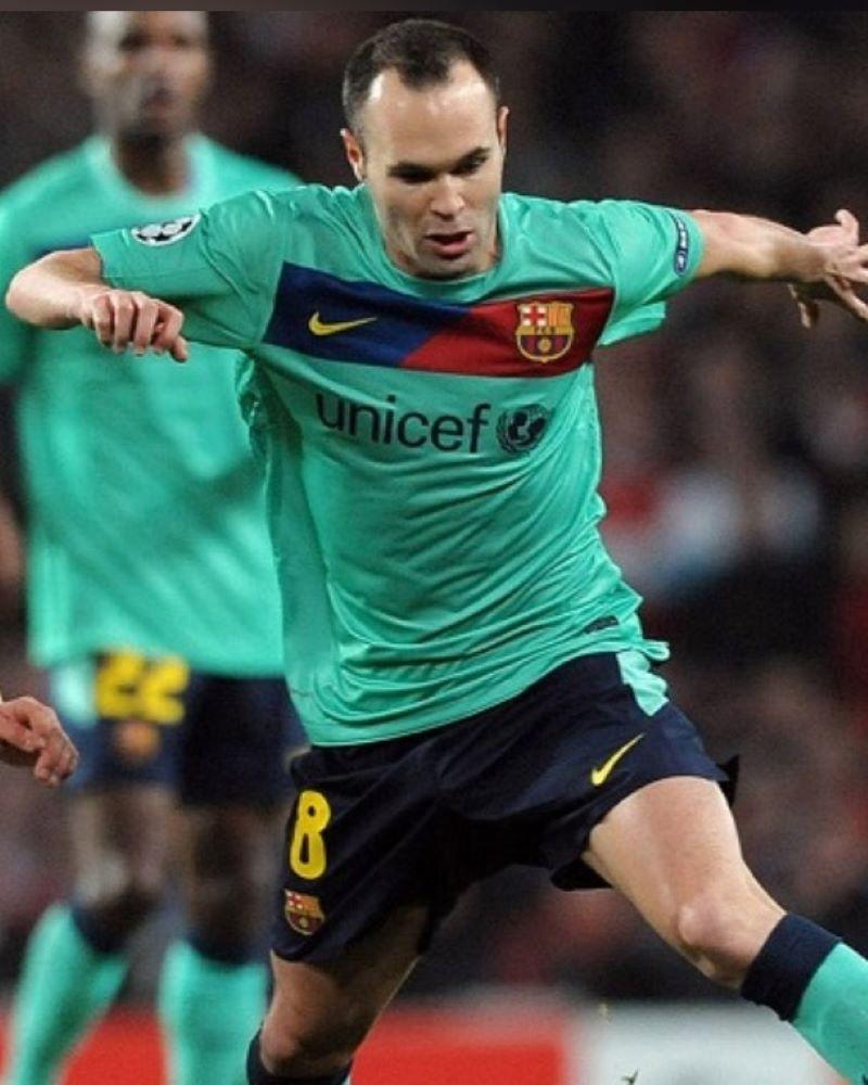 INIESTA ANDRES 2010-11 (Barre) 