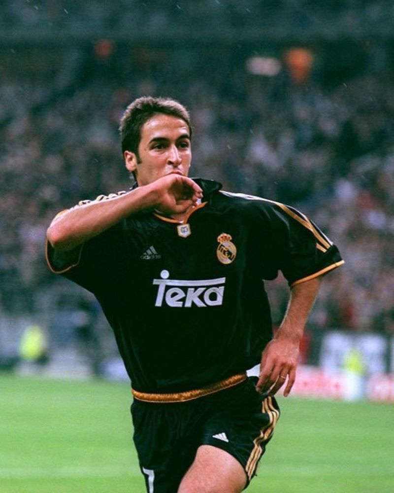 RAUL GONZALEZ BLANCO 1998-99 (Real M)