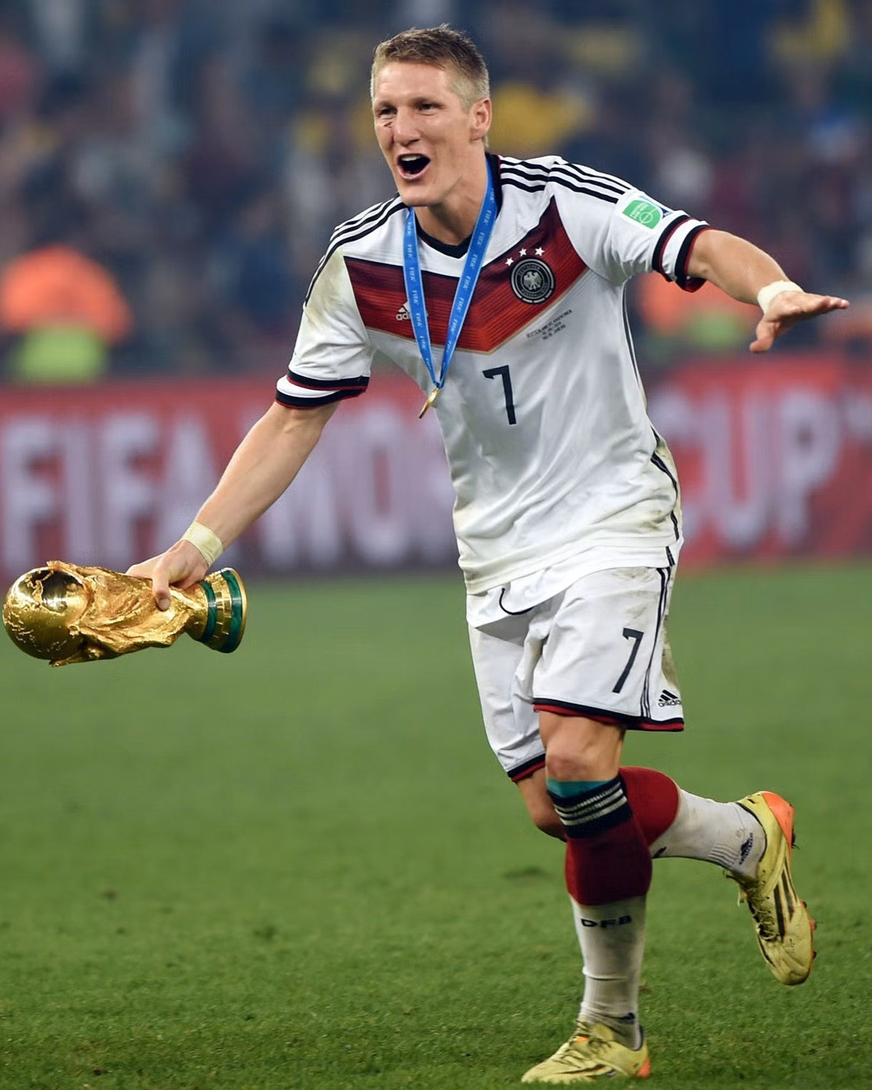 SCHWEINSTEIGER BASTIAN 2014-15 (Deutsch)